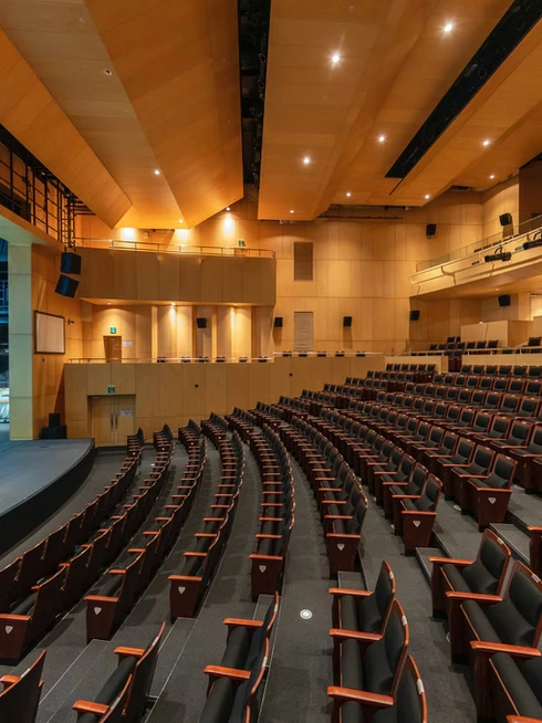 Auditorios e iglesias